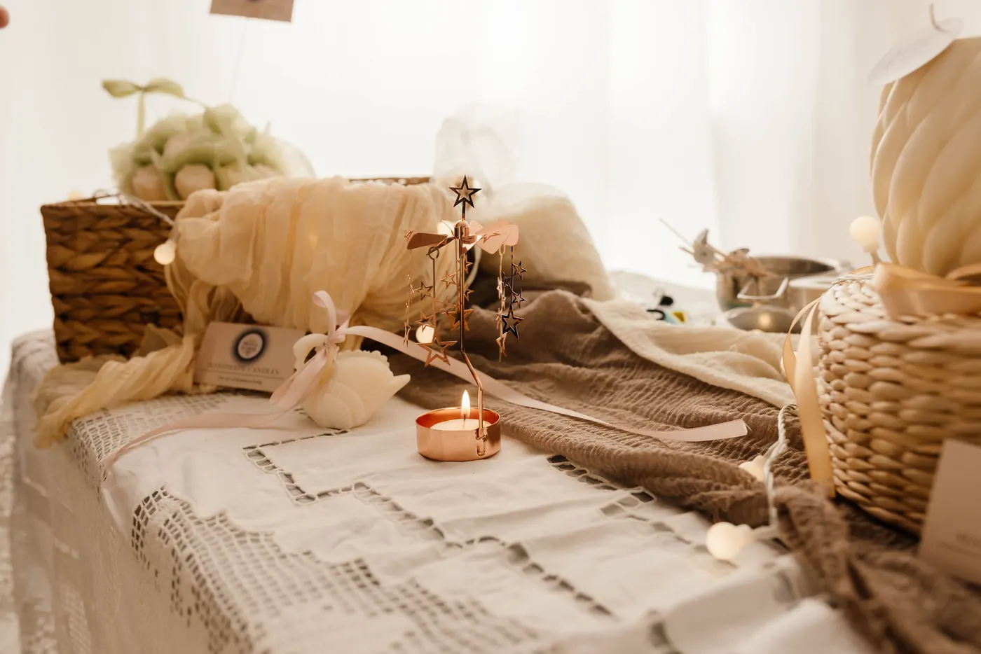 Maison de Lumière candle making detail